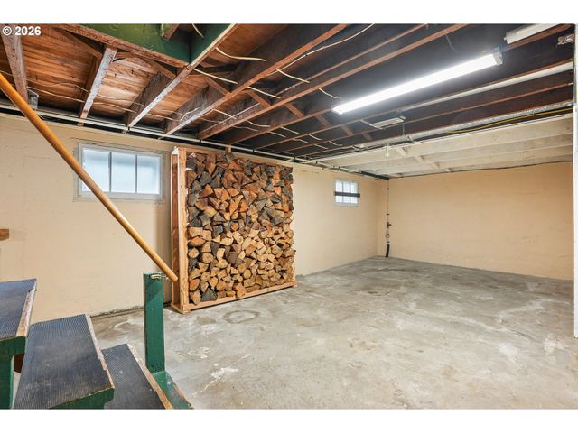 620 12TH St, Oregon City, OR 97045