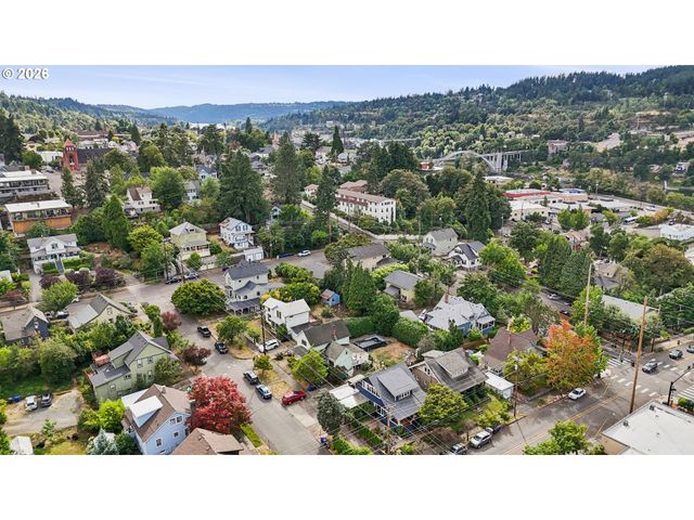 620 12TH St, Oregon City, OR 97045