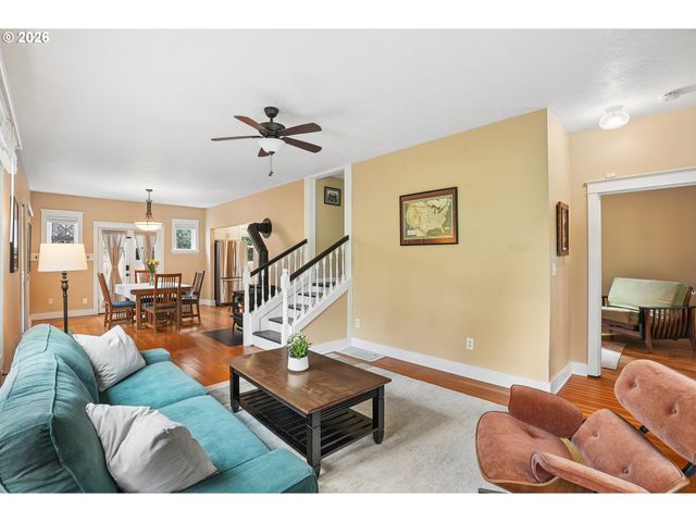 620 12TH St, Oregon City, OR 97045