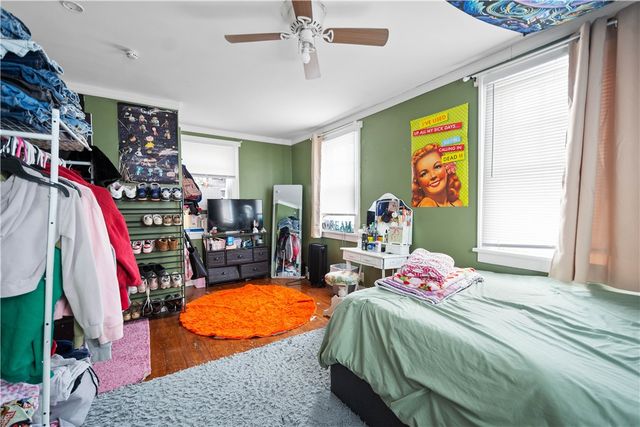 1647 Oakhurst St, Carrick, PA 15210