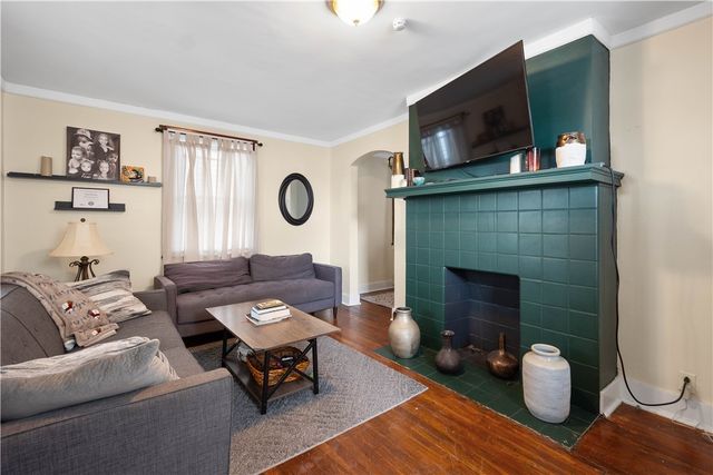 1647 Oakhurst St, Carrick, PA 15210