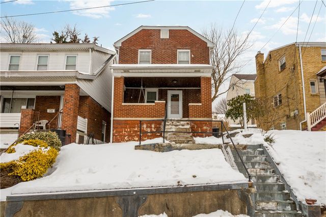 1647 Oakhurst St, Carrick, PA 15210