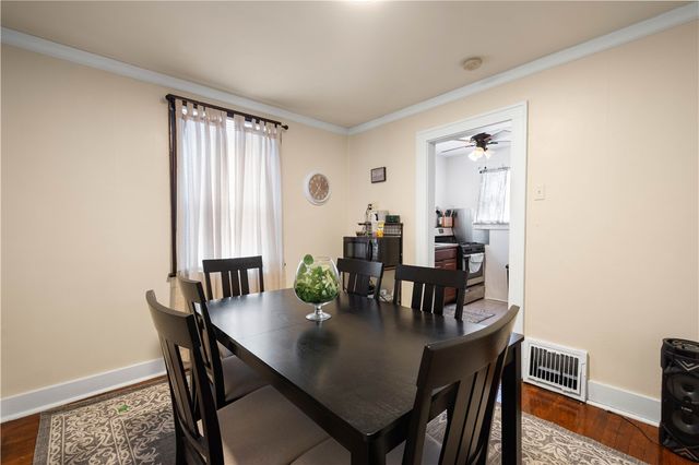 1647 Oakhurst St, Carrick, PA 15210