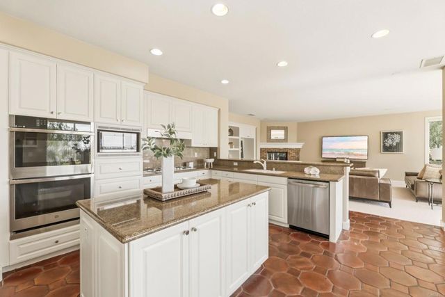 6223 Paseo Colina, Carlsbad, CA 92009