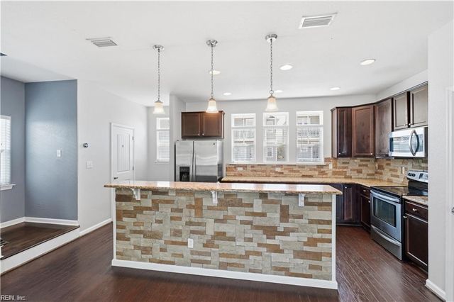 9518 3rd Bay St Unit 117, Norfolk, VA 23518