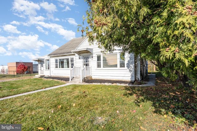 735 W MAIN ST, Annville, PA 17003