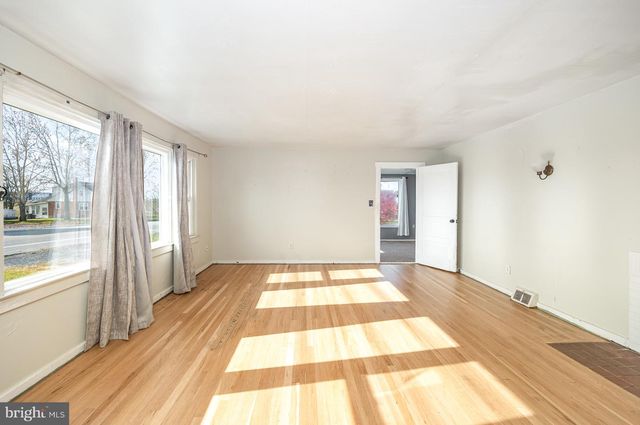 735 W MAIN ST, Annville, PA 17003