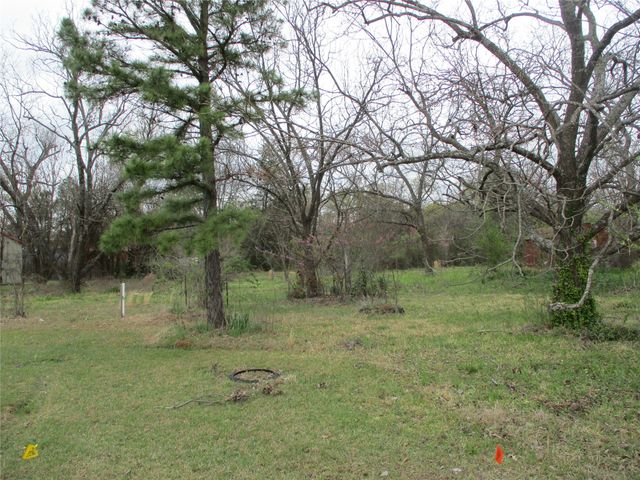 522 E QUITMAN Street, Emory, TX 75440