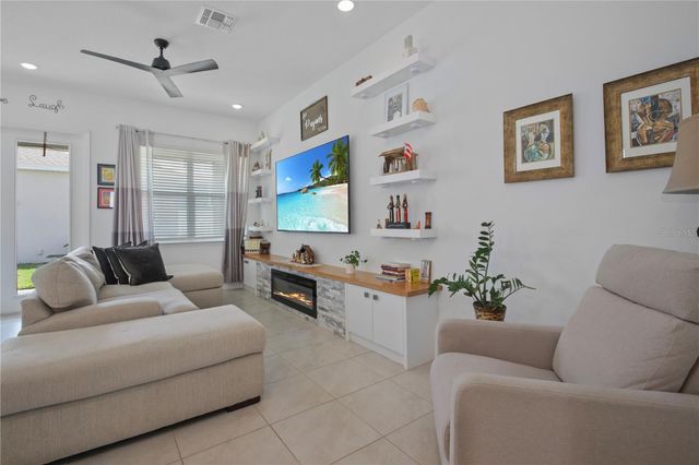 646 KIMBER, Debary, FL 32713