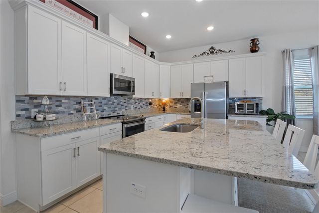 646 KIMBER, Debary, FL 32713