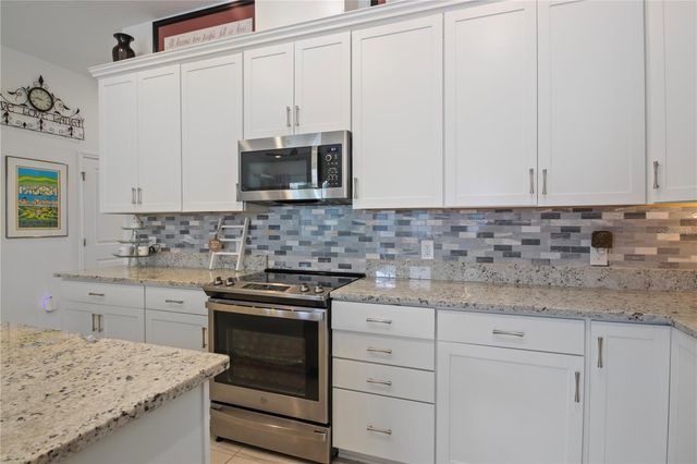 646 KIMBER, Debary, FL 32713