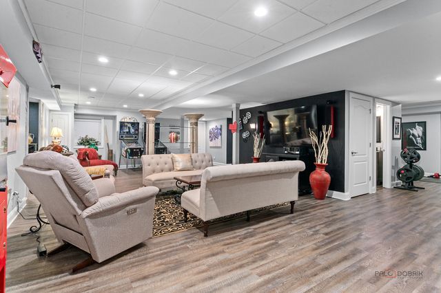 39598 Orchard Bluff Lane, Wadsworth, IL 60083