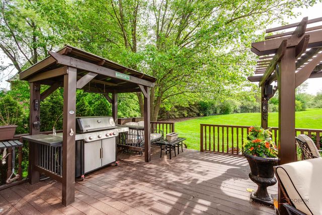 39598 Orchard Bluff Lane, Wadsworth, IL 60083