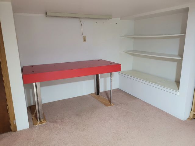 10025 S 87th Avenue, Palos Hills, IL 60465