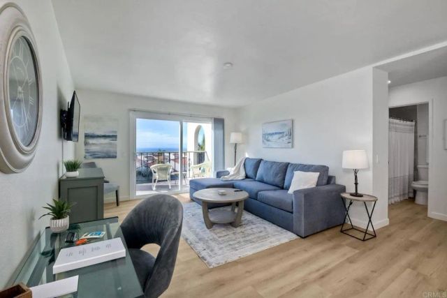 6675 Paseo Del Norte B, Carlsbad, CA 92011