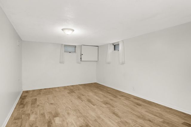 2112 Hawthorne Avenue E, Saint Paul, MN 55119