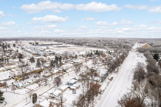 2112 Hawthorne Avenue E, Saint Paul, MN 55119