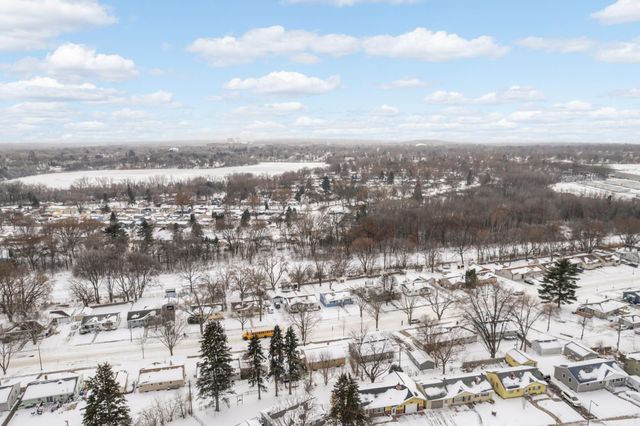 2112 Hawthorne Avenue E, Saint Paul, MN 55119