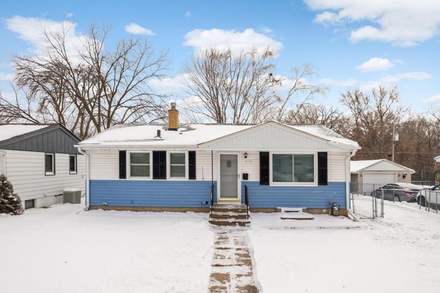 2112 Hawthorne Avenue E, Saint Paul, MN 55119