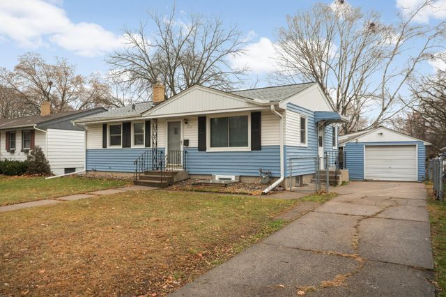 2112 Hawthorne Avenue E, Saint Paul, MN 55119