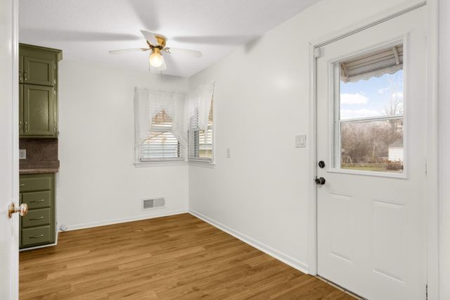 2112 Hawthorne Avenue E, Saint Paul, MN 55119