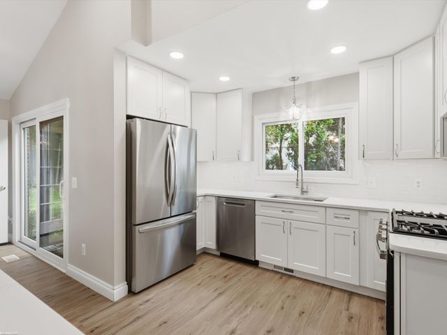 3436 Vardon Drive, Rochester Hills, MI 48307