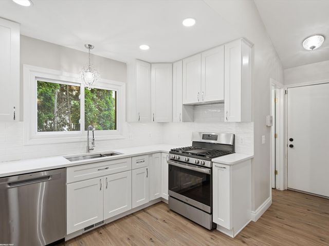 3436 Vardon Drive, Rochester Hills, MI 48307