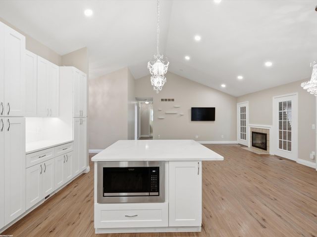 3436 Vardon Drive, Rochester Hills, MI 48307