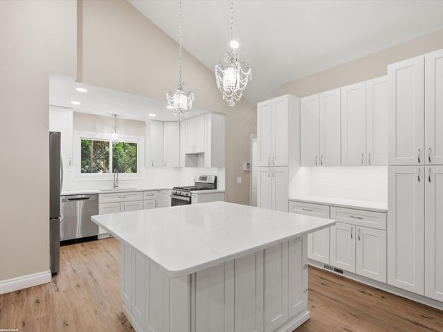 3436 Vardon Drive, Rochester Hills, MI 48307