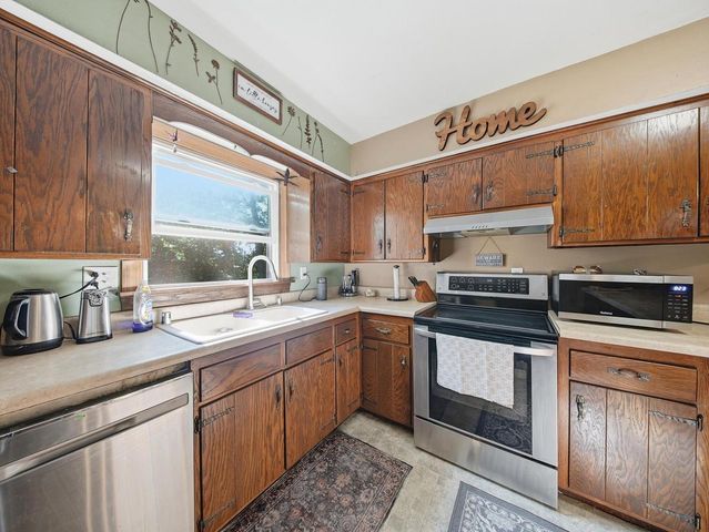 8311 Fox River ROAD, Waterford, WI 53185