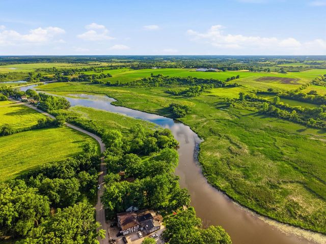 8311 Fox River ROAD, Waterford, WI 53185