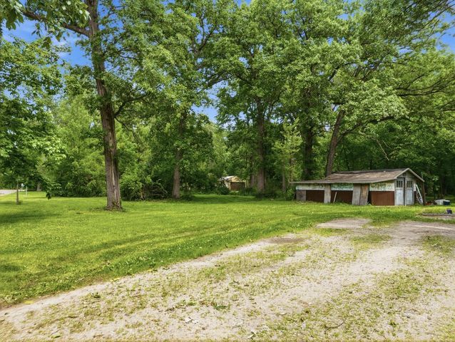 8311 Fox River ROAD, Waterford, WI 53185