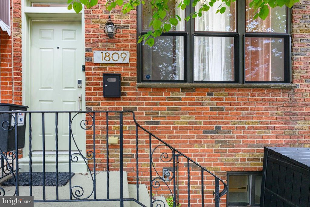 1809 DICKINSON ST, Philadelphia, PA 19146