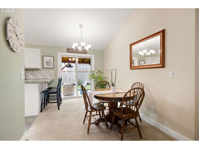 4973 FORSYTHIA St, Springfield, OR 97478