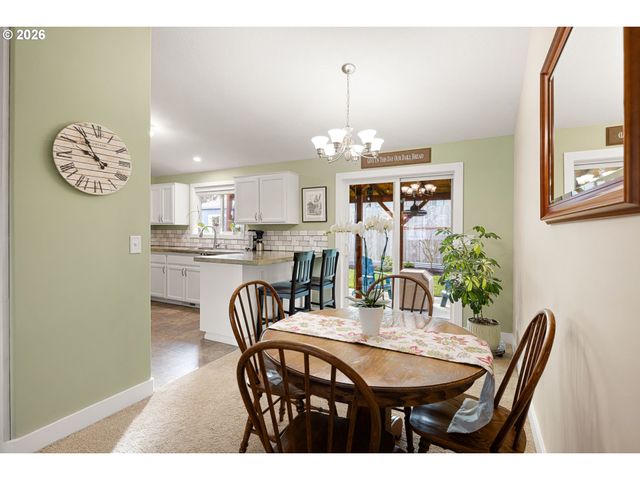 4973 FORSYTHIA St, Springfield, OR 97478