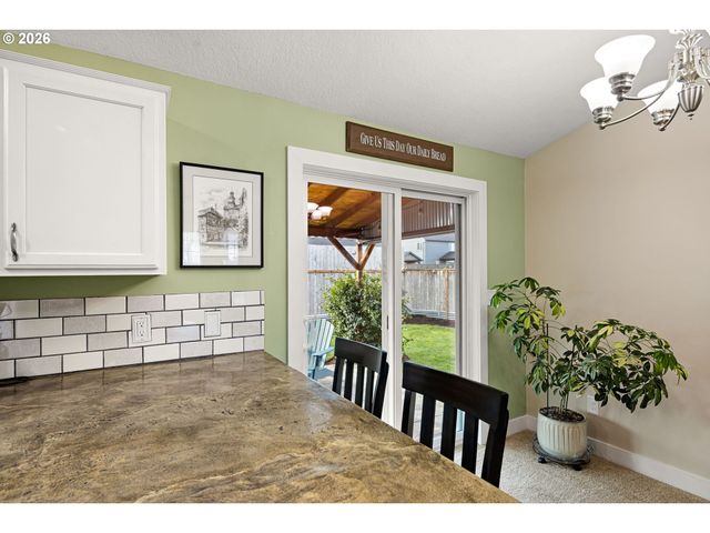 4973 FORSYTHIA St, Springfield, OR 97478