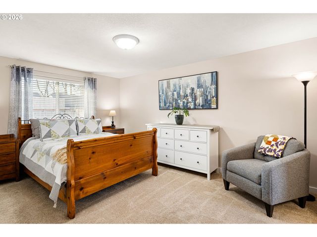 4973 FORSYTHIA St, Springfield, OR 97478