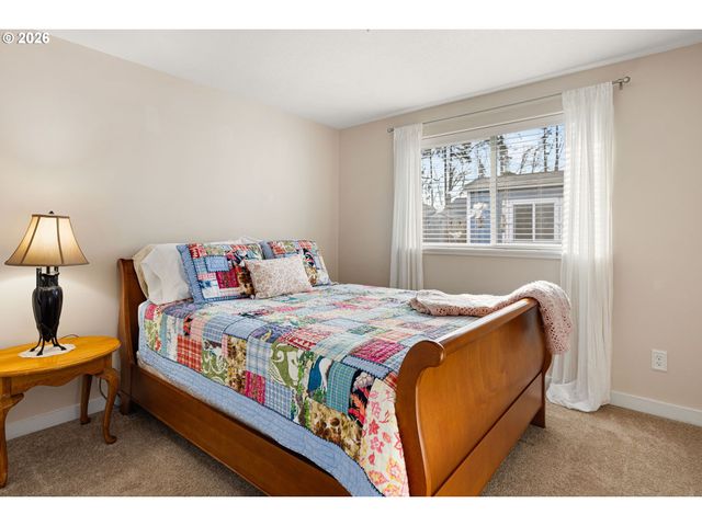 4973 FORSYTHIA St, Springfield, OR 97478