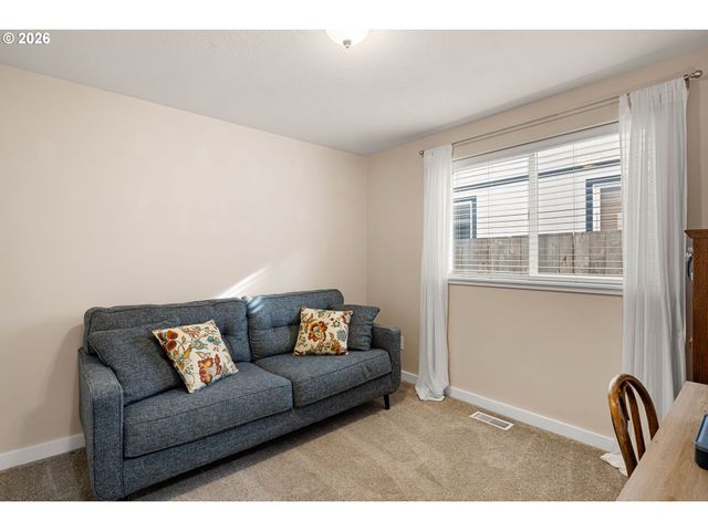 4973 FORSYTHIA St, Springfield, OR 97478