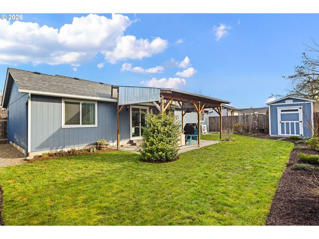 4973 FORSYTHIA St, Springfield, OR 97478