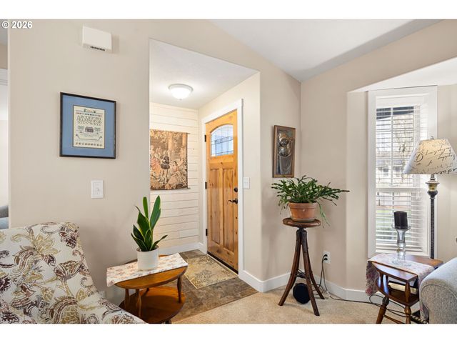 4973 FORSYTHIA St, Springfield, OR 97478