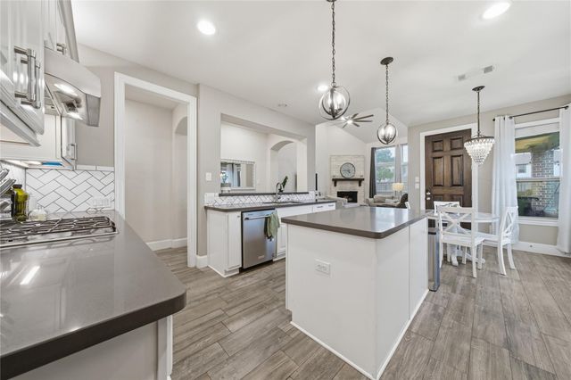 720 Mayhill Ridge Lane, League City, TX 77573