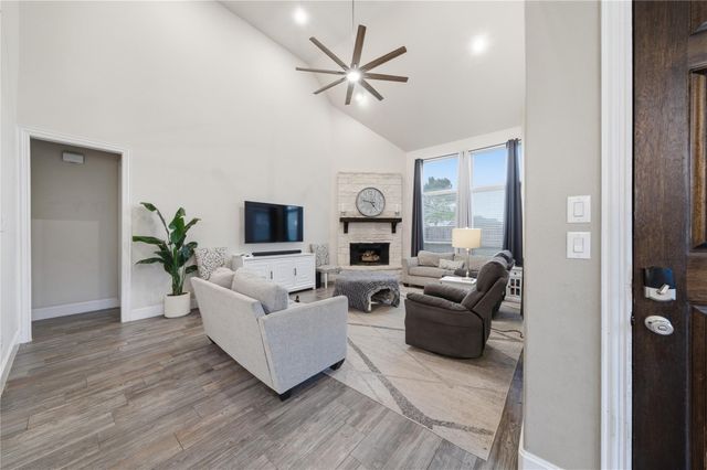 720 Mayhill Ridge Lane, League City, TX 77573