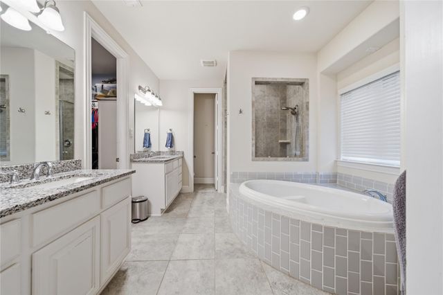 720 Mayhill Ridge Lane, League City, TX 77573