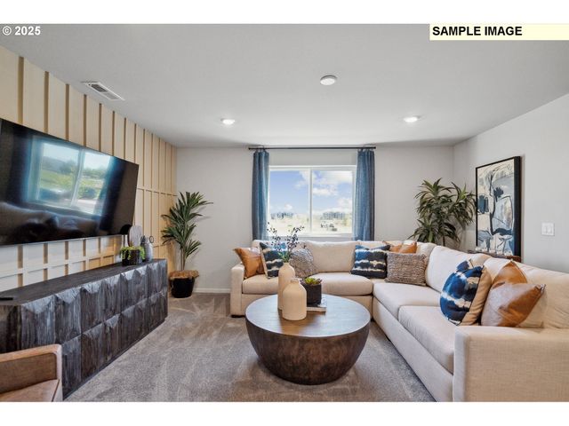 674 Merriott Ln, Woodburn, OR 97071