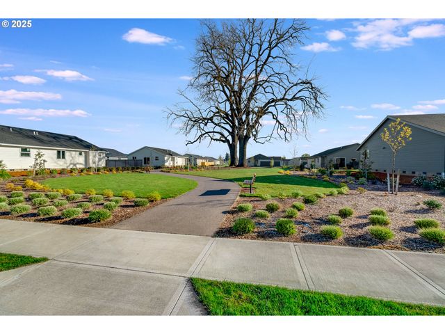 674 Merriott Ln, Woodburn, OR 97071