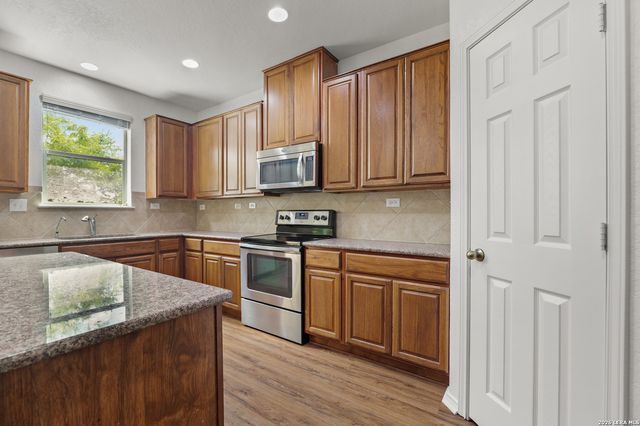 1464 JORDAN XING, New Braunfels, TX 78130