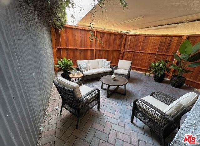 1534 N Mariposa Avenue, Los Angeles, CA 90027