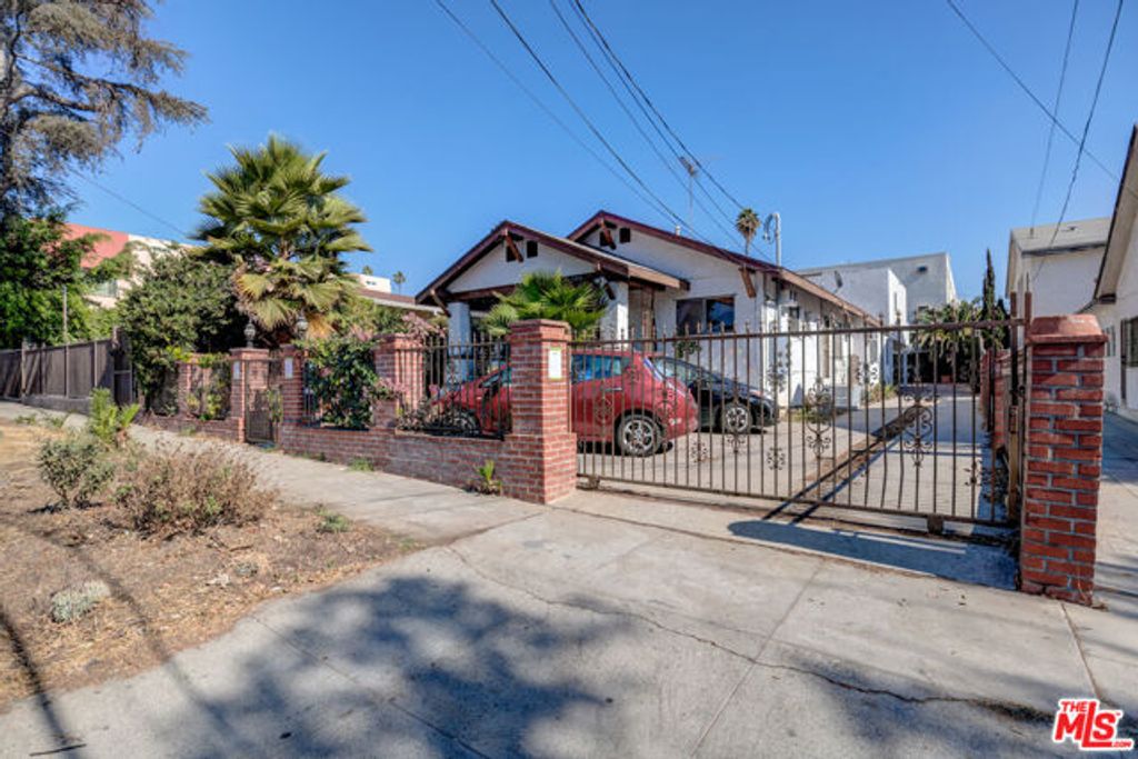 1534 N Mariposa Avenue, Los Angeles, CA 90027