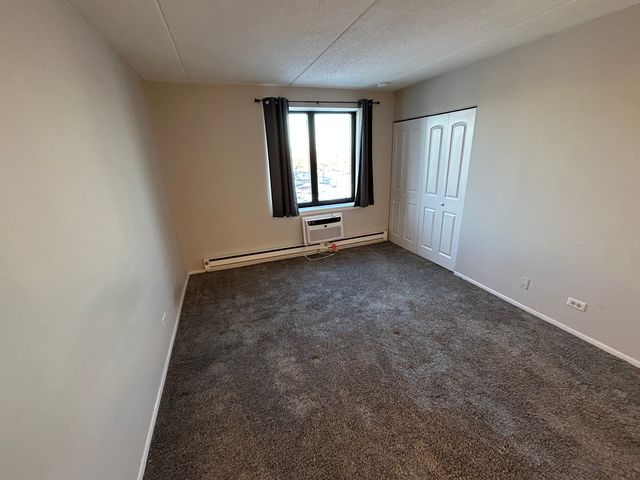 9731 N Fox Glen Drive 5C, Niles, IL 60714